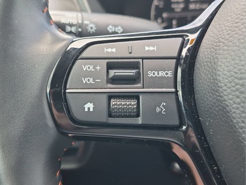 Certified 2025 Honda HR-V Sport image 13