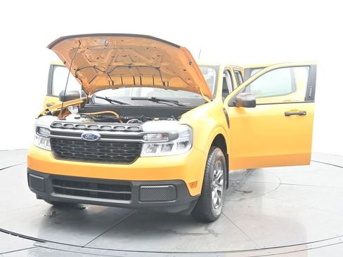 Used 2023 Ford Maverick XLT image 32