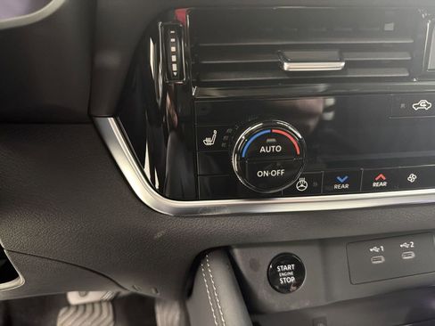 New 2026 Nissan Rogue Platinum w/ Platinum Premium Package image 33