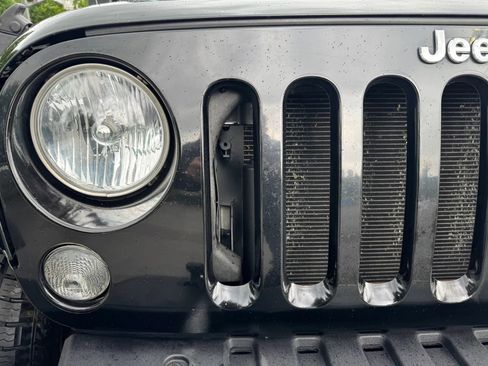 Used 2014 Jeep Wrangler Rubicon AWD/4WD image 12