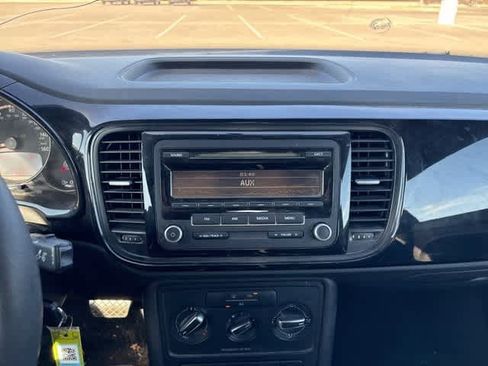 Used 2013 Volkswagen Beetle 2.5 image 17