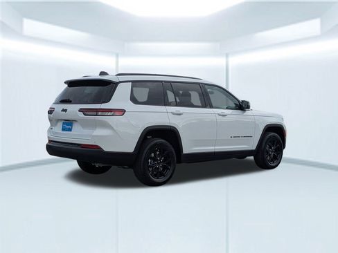 New 2025 Jeep Grand Cherokee L Altitude image 7
