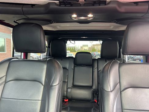 Used 2022 Jeep Wrangler Unlimited Sahara image 23