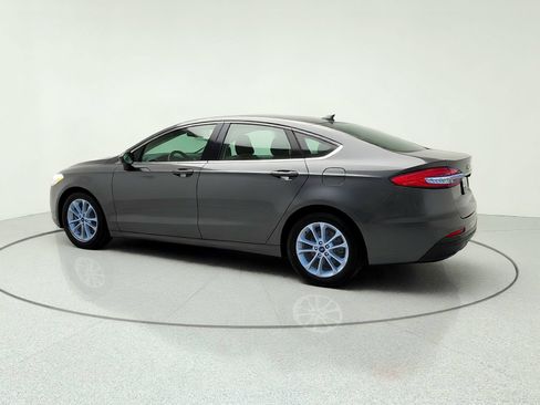Used 2020 Ford Fusion SE FWD image 5