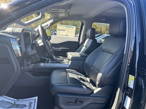 New 2026 Ford F250 Lariat w/ Black Appearance Package image 17