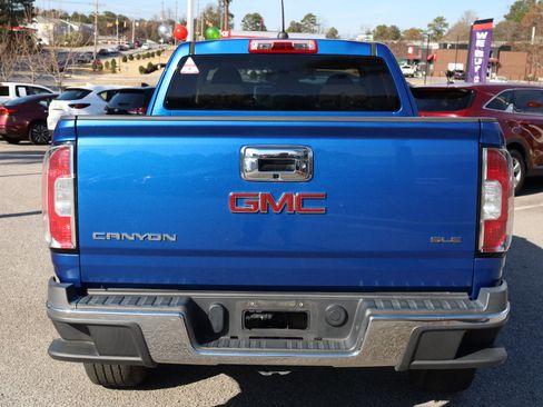 Used 2018 GMC Canyon SLE image 4