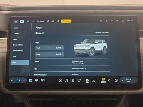 Used 2025 Rivian R1S Adventure AWD/4WD image 29