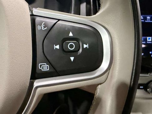 Used 2021 Volvo XC60 T5 Momentum AWD/4WD image 42