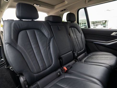 Used 2022 BMW X7 xDrive40i w/ Premium Package image 39