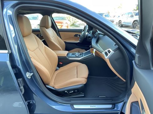 Certified 2025 BMW 330i 330i w/ Convenience Package image 21