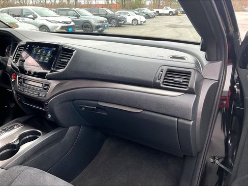 Used 2022 Honda Pilot Sport image 25