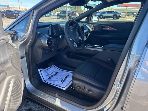 New 2026 Chevrolet Equinox EV RS w/ Convenience Package II AWD/4WD image 10