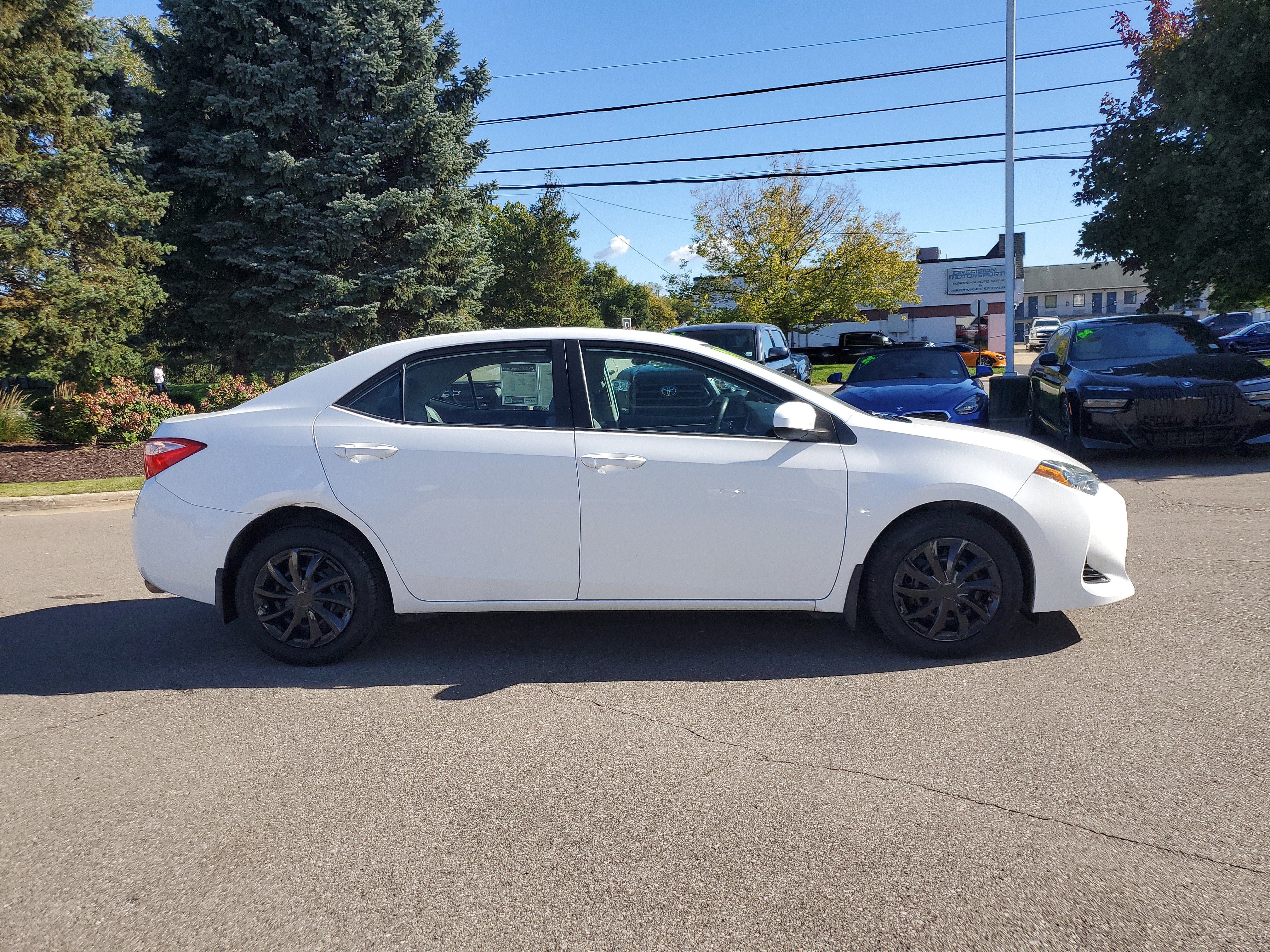 Used 2018 Toyota Corolla LE FWD image 6
