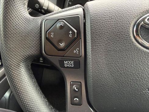 Certified 2023 Toyota Tacoma TRD Off-Road AWD/4WD image 19