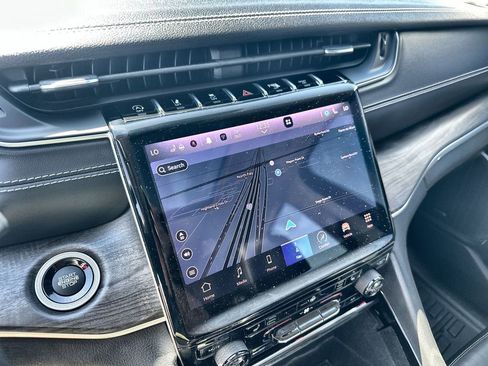 Used 2022 Jeep Grand Cherokee L Limited w/ Black Appearance Package image 28