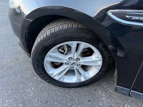 Used 2013 Ford Taurus SEL image 29