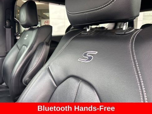 Used 2021 Chrysler Pacifica Touring-L w/ Uconnect Theater Family Group image 14