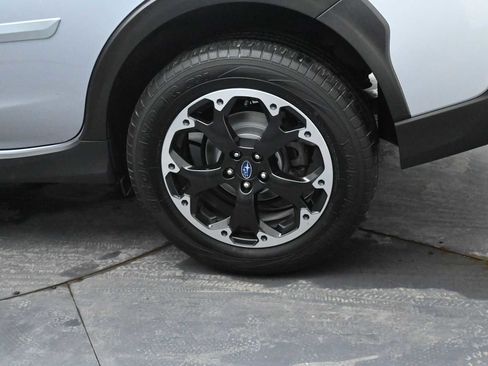 Used 2023 Subaru Crosstrek 2.0i Premium image 3