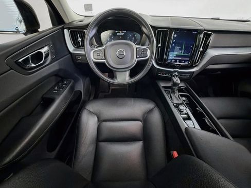Used 2018 Volvo XC60 T5 Momentum w/ Convenience Package AWD/4WD image 13
