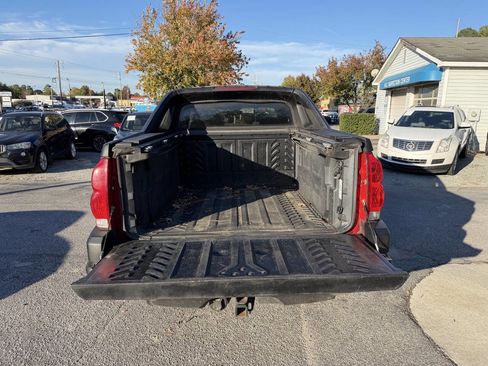 Used 2002 Chevrolet Avalanche 4x4 w/ Off-Road Suspension Pkg image 16