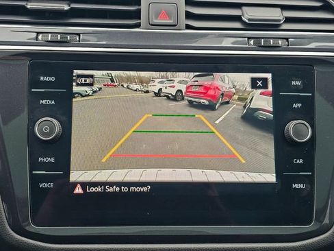 Used 2021 Volkswagen Tiguan SEL image 40