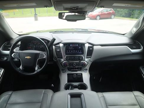 Used 2018 Chevrolet Tahoe LT w/ Luxury Package AWD/4WD image 11