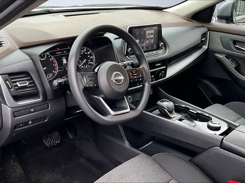 Used 2023 Nissan Rogue SV image 14