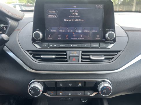 Certified 2021 Nissan Altima 2.5 SR FWD image 5