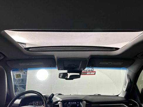 Used 2020 GMC Yukon XL SLT w/ Value Plus Edition image 22