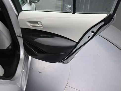 Used 2022 Toyota Corolla LE FWD image 68