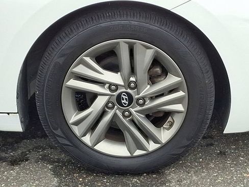 Used 2020 Hyundai Elantra Value Edition w/ Cargo Package (C1) FWD image 27