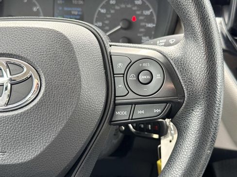 Used 2023 Toyota Corolla LE image 14