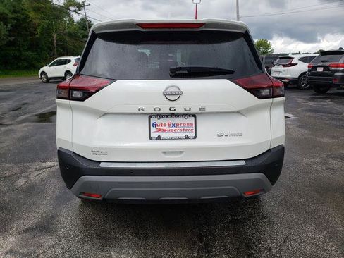 Used 2022 Nissan Rogue SV image 6