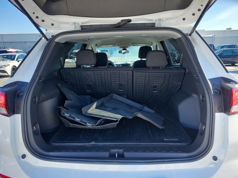 Used 2024 Chevrolet Equinox LS w/ LS Convenience Package image 8