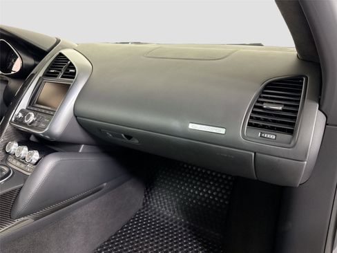 Used 2011 Audi R8 V10 image 25