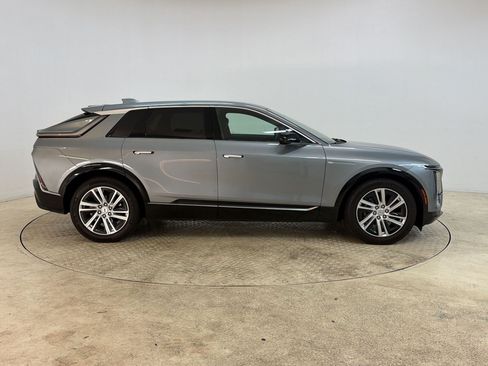 Used 2024 Cadillac Lyriq Tech AWD/4WD image 8