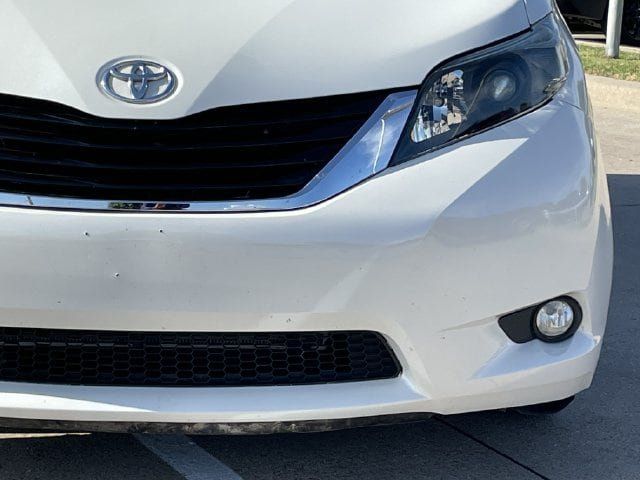 Used 2017 Toyota Sienna XLE Premium FWD image 8