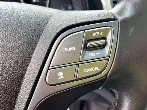 Used 2017 Hyundai Santa Fe Limited image 43