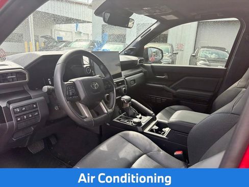 Used 2025 Toyota 4Runner Limited AWD/4WD image 12