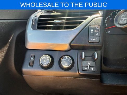 Used 2015 Chevrolet Tahoe LTZ AWD/4WD image 18
