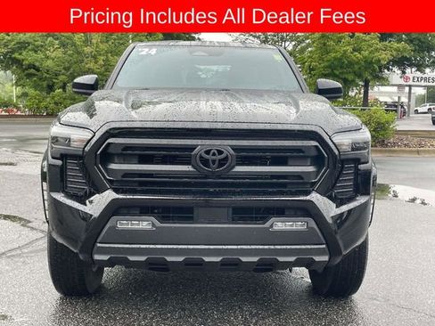 Used 2024 Toyota Tacoma SR5 AWD/4WD image 7