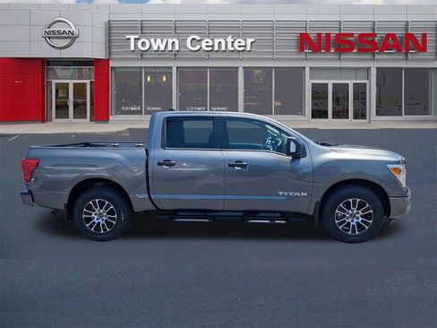 Certified 2024 Nissan Titan SV w/ SV Convenience Package RWD image 8
