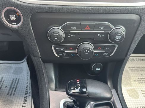 Used 2022 Dodge Charger SXT w/ Leather Interior Group image 21