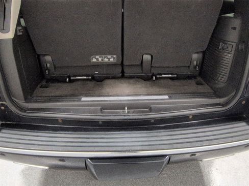 Used 2012 Cadillac Escalade Luxury image 36