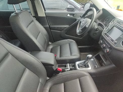 Used 2017 Volkswagen Tiguan Wolfsburg Edition FWD image 24
