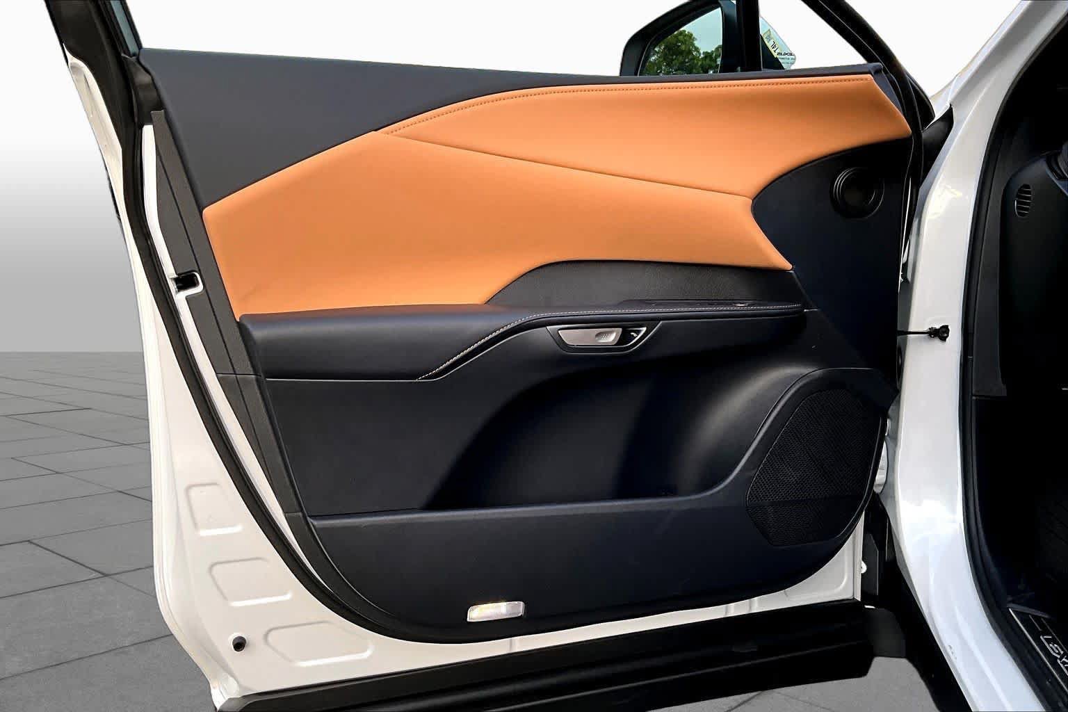New 2026 Lexus RX 350h AWD/4WD image 16