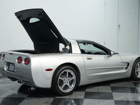 Used 2004 Chevrolet Corvette Coupe w/ Preferred Equipment Group image 40