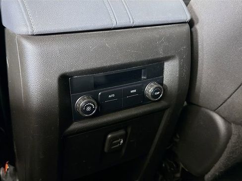 Used 2020 Chevrolet Traverse LT w/ Driver Confidence II Package image 26