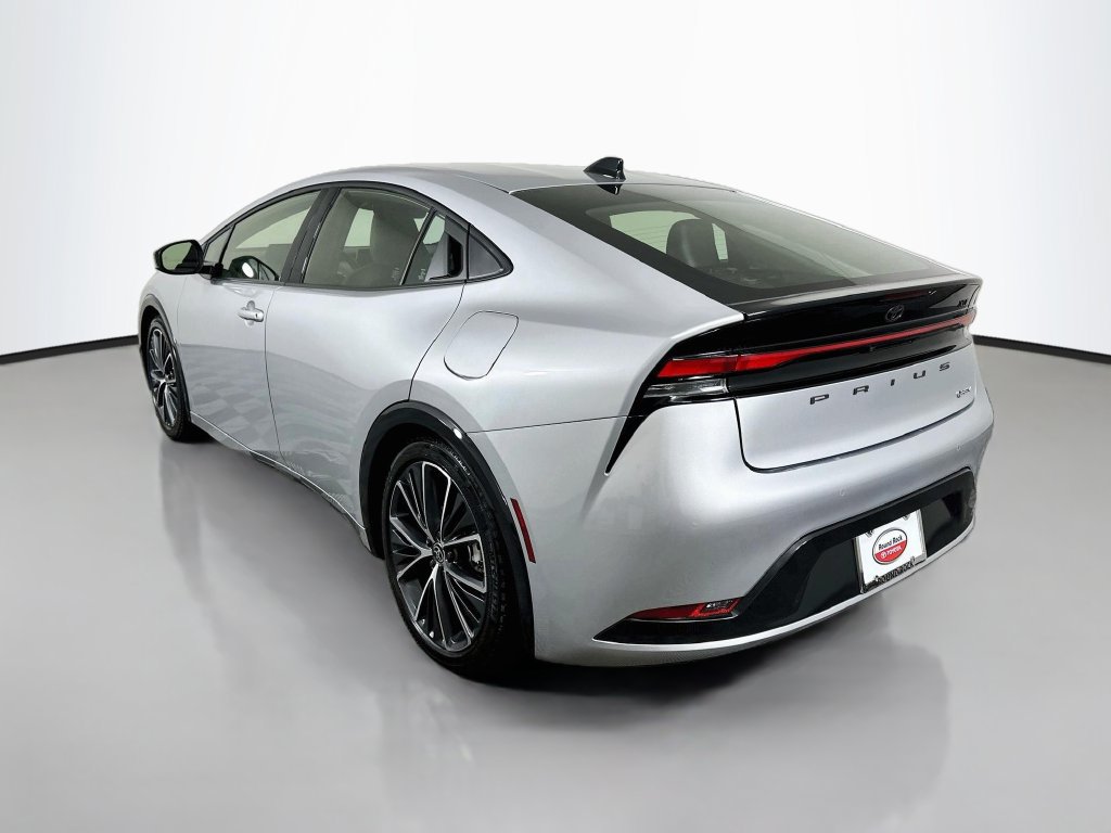 Used 2026 Toyota Prius XLE FWD image 7