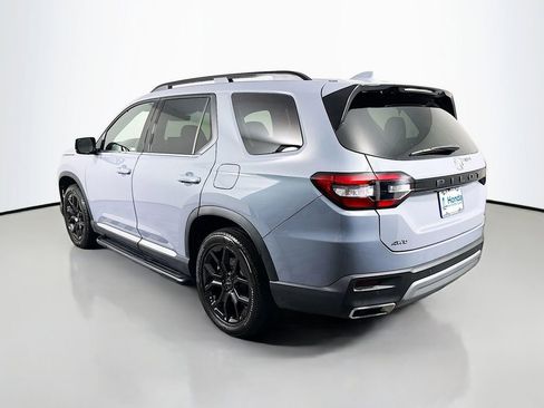 Certified 2025 Honda Pilot Touring image 5
